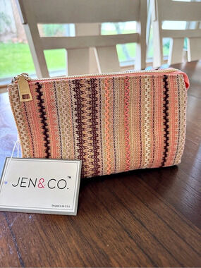 JEN&CO. Rilby. Embroidered Crossbody Pink & Multicolor